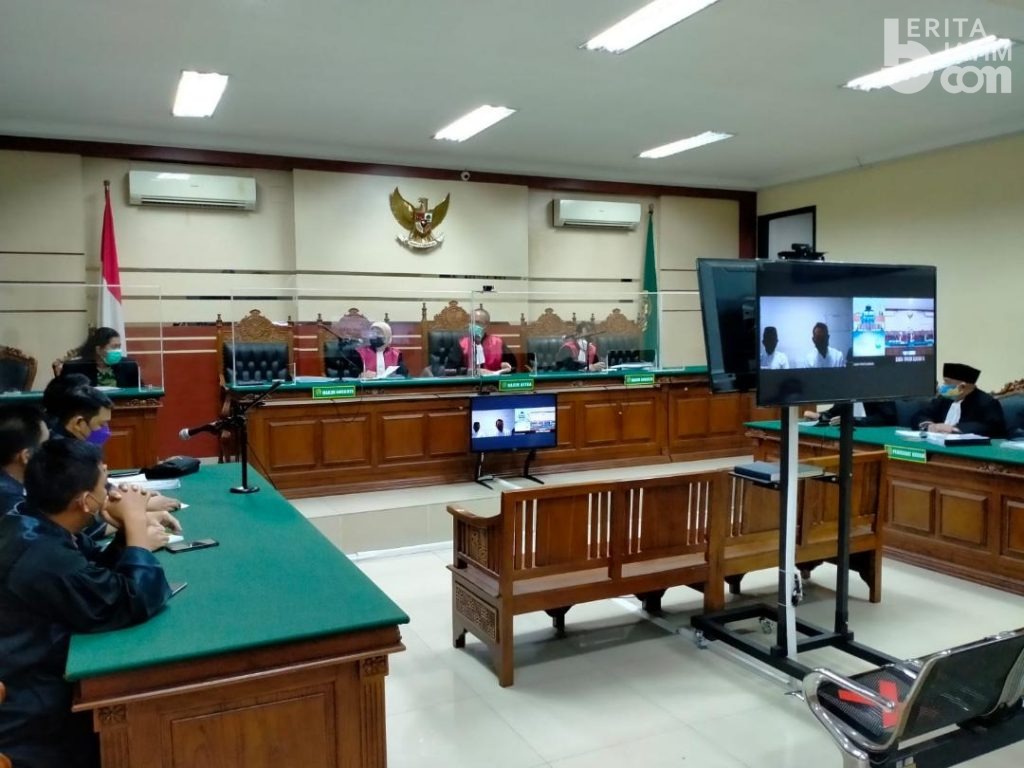 Bupati Novi Membela Diri di Depan Hakim