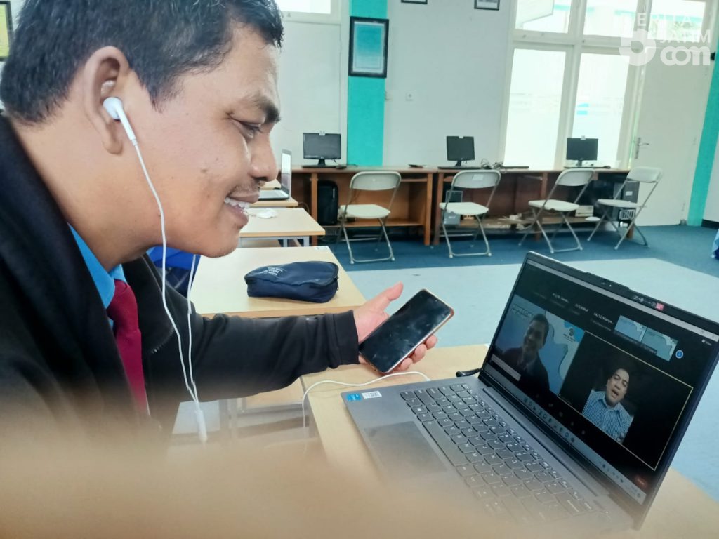 Belajar Berbisnis, Siswa SMP Al Falah Deltasari Ikuti Online Talk Show Kewirausahaan