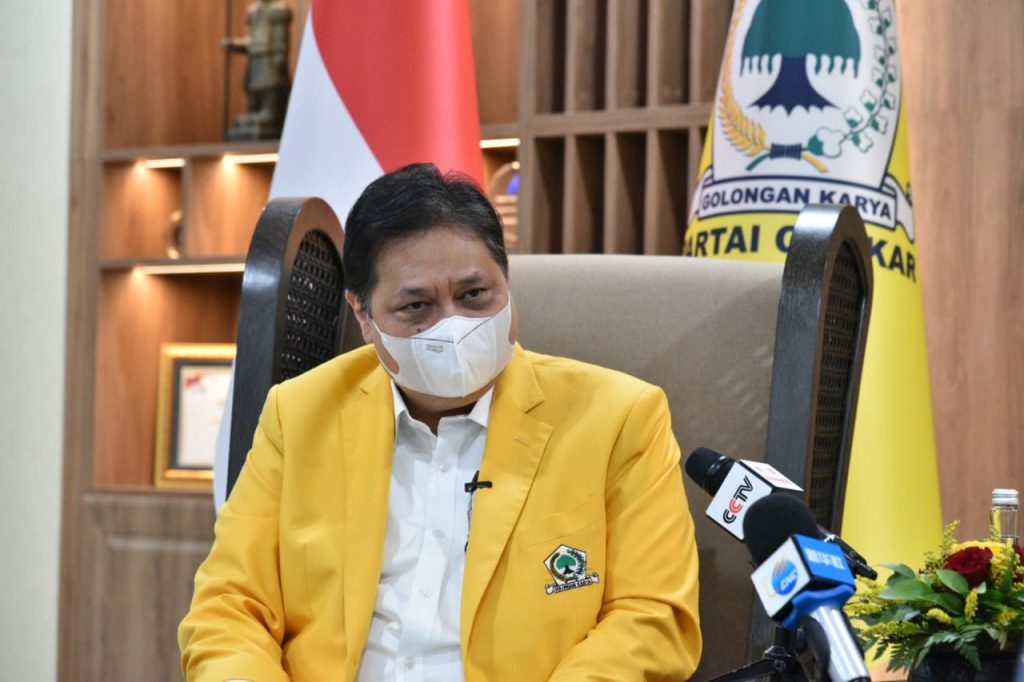Airlangga Hartarto Instuksikan Jajaran Golkar Bantu Bencana Gunung Semeru