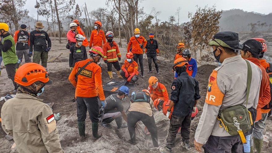 Lebih dari 900 Personel Gabungan Lakukan Operasi Penanganan Darurat Paska Erupsi Semeru