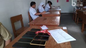 12 HP Siswa SMK di Sampang Disita Saat Ujian