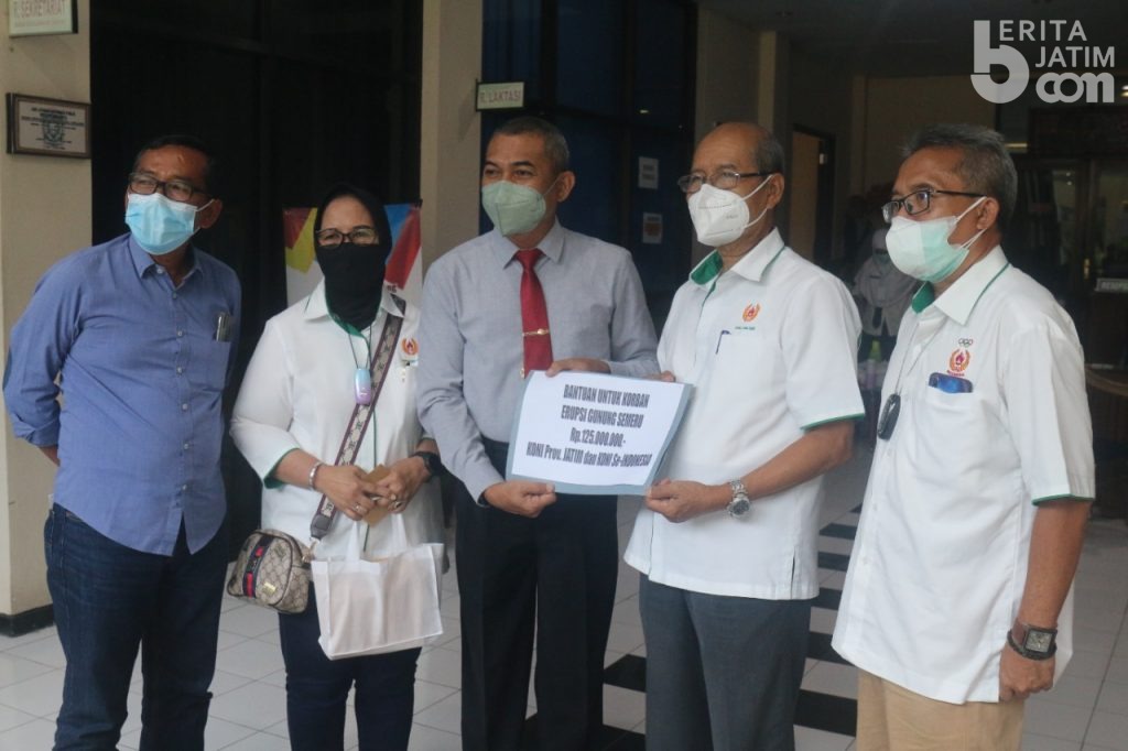 KONI Jatim Serahkan Bantuan dari KONI Se-Indonesia untuk Korban APG Semeru
