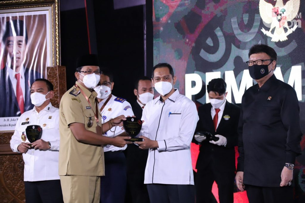 Terapkan Filosofi ‘Mesra’, Bupati Sidoarjo Diganjar Penghargaan Kementerian PAN-RB