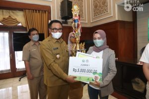 Pemkot Malang Serahkan Hadiah Sekolah Adiwiyata dan Kejuaraan Multimedia
