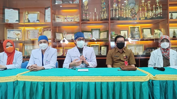 Kasus Warga Buta Pasca Divaksin AZ Turut Dikaji Dunia Internasional