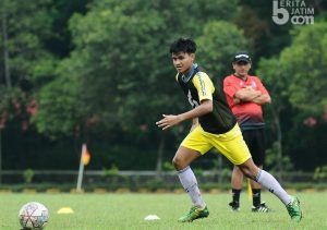 Genta Alparedo Rekrutan Pertama Arema FC di Jendela Transfer