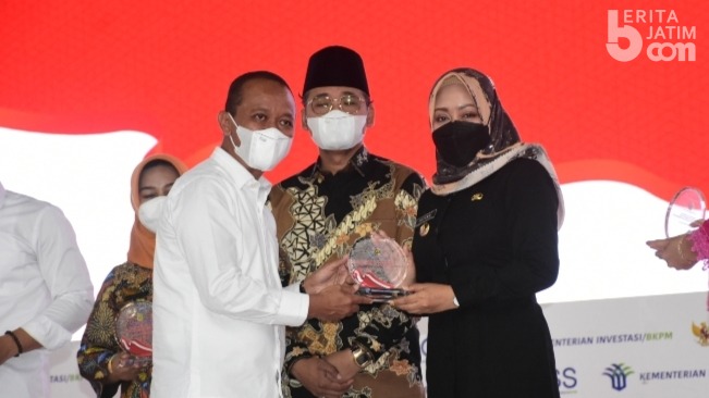 Bupati Mojokerto Terima Apresiasi dari Menteri Investasi/BKPM