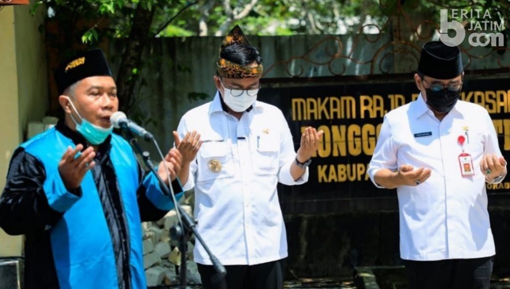 Pejabat Eselon II Pamekasan Dilantik di Asta Pangeran Ronggosukowati