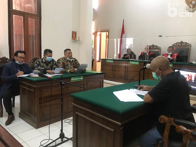 Tak Bayar Honor Pengacara, Warga Surabaya Digugat Rp 5,870 Miliar