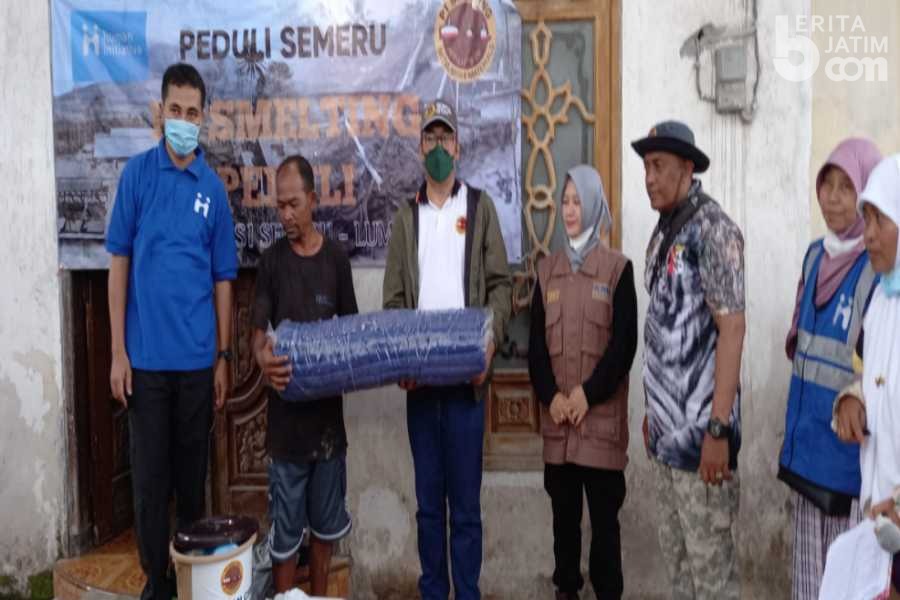 PT Smelting Gresik Kirimkan Kebutuhan Dasar untuk Masyarakat Terdampak Erupsi Semeru