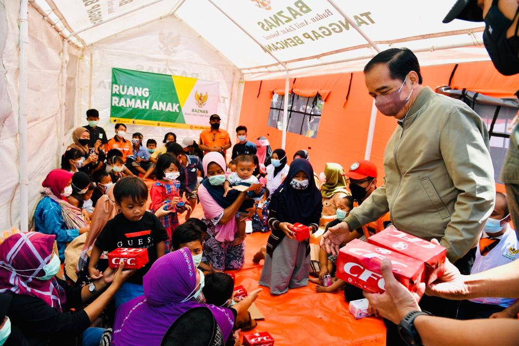 Anak-anak Pengungsi Korban Erupsi Semeru Terserang ISPA dan Gatal
