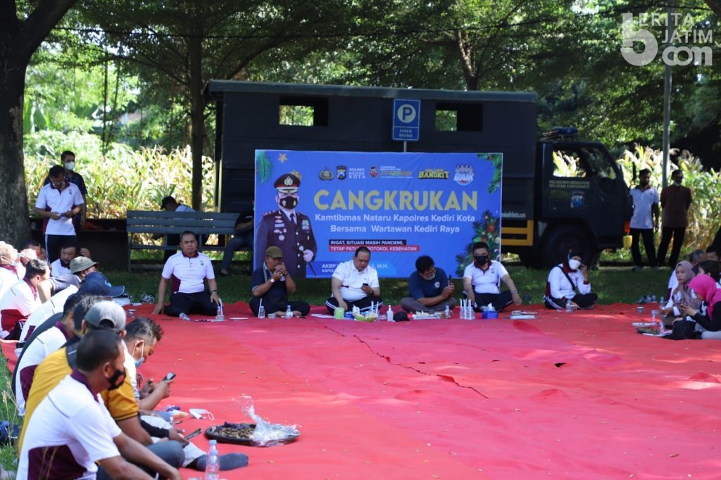 Jelang Nataru, Polres Kediri Kota dan Wartawan Bersinergi Ciptakan Harkamtibmas