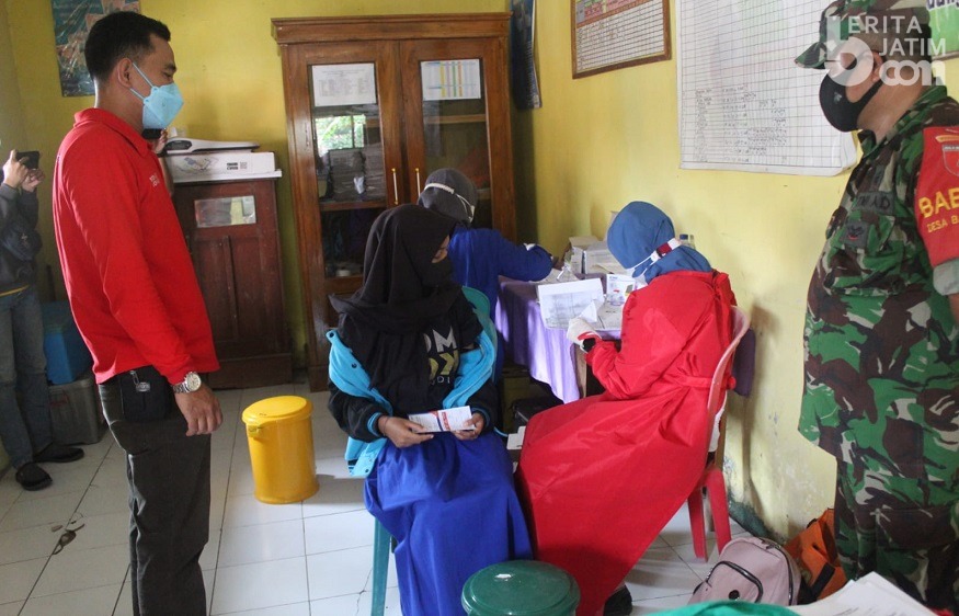 Warga Banjardowo Jombang Antusias Ikuti Vaksinasi yang Digelar BIN Jatim