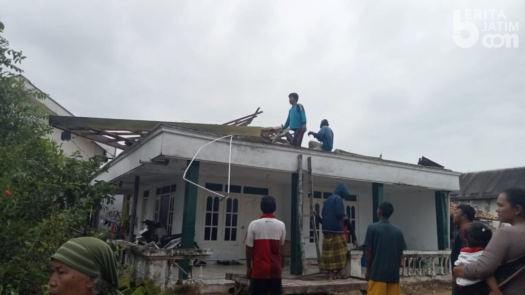 Puting Beliung Terjang Pantura Sampang, Dua Rumah Rusak Parah