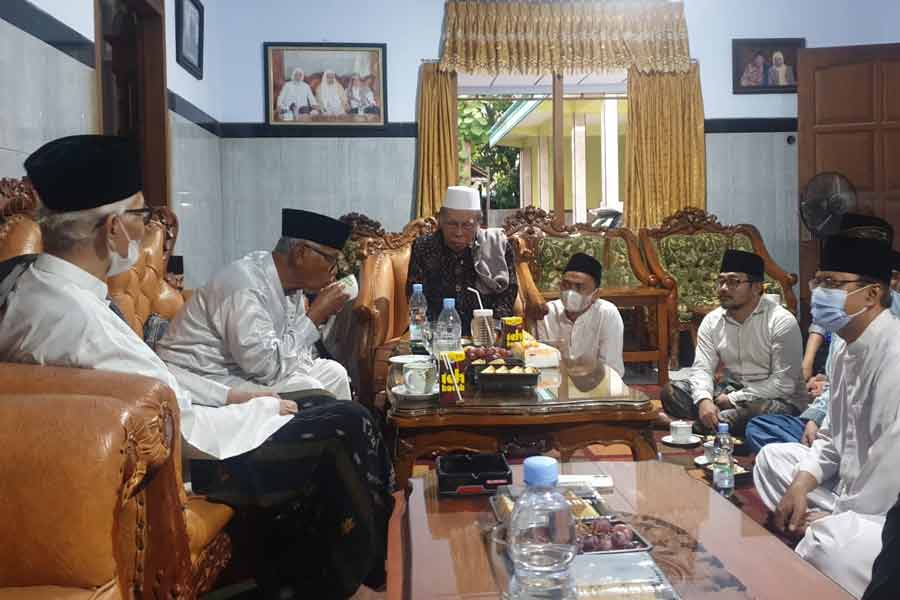KH Anwar Mansyur: Kiai Harus Bareng-bareng Bersama Rais Aam!