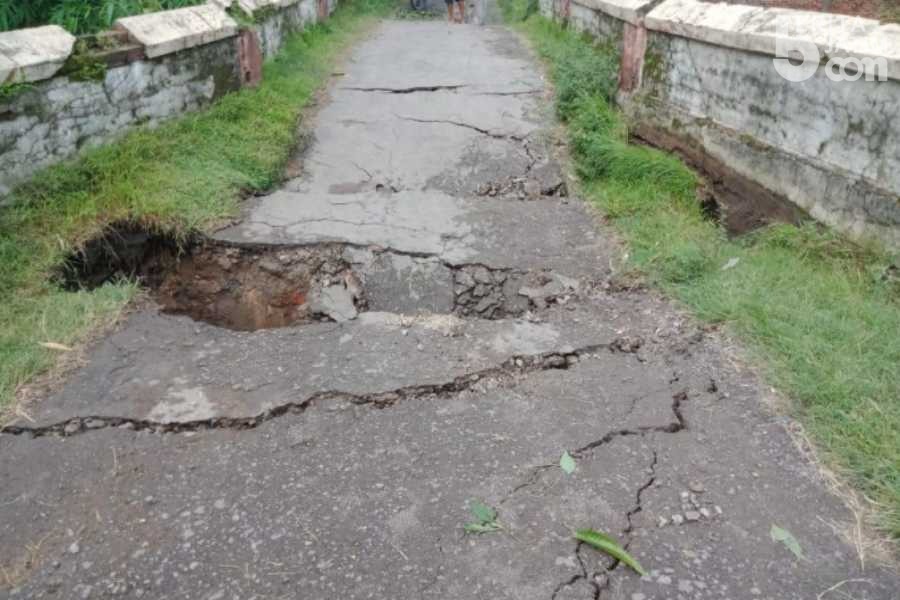 Jembatan di Magetan Amblas, Akses Pertanian Terganggu
