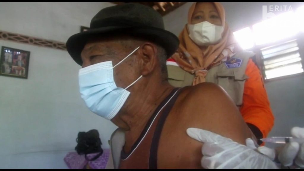 Tiga Pilar Kecamatan Puncu Kediri Vaksinasi Door To Door Khusus Bagi Lansia