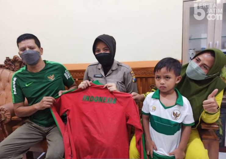 Briptu Veronita Istri Mister AFF Bocorkan Ritual Suaminya Fachruddin