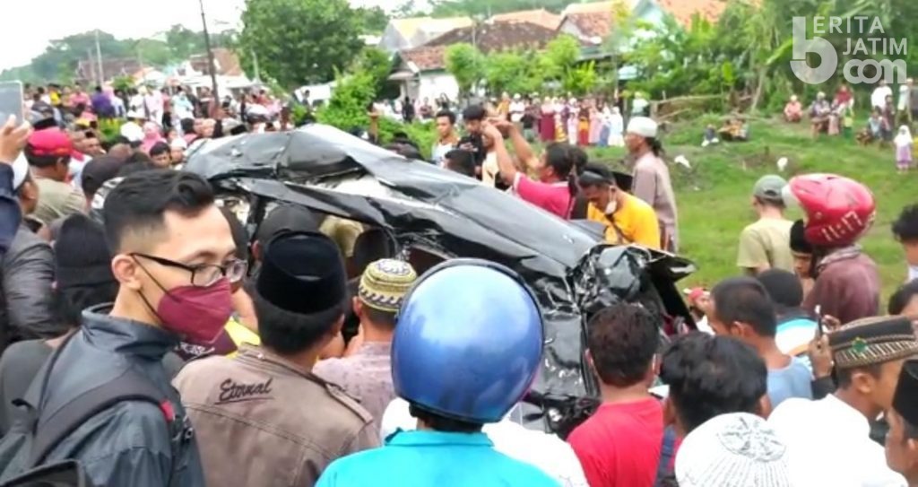 Innova Dihantam KA Logawa di Probolinggo, 4 Orang Tewas