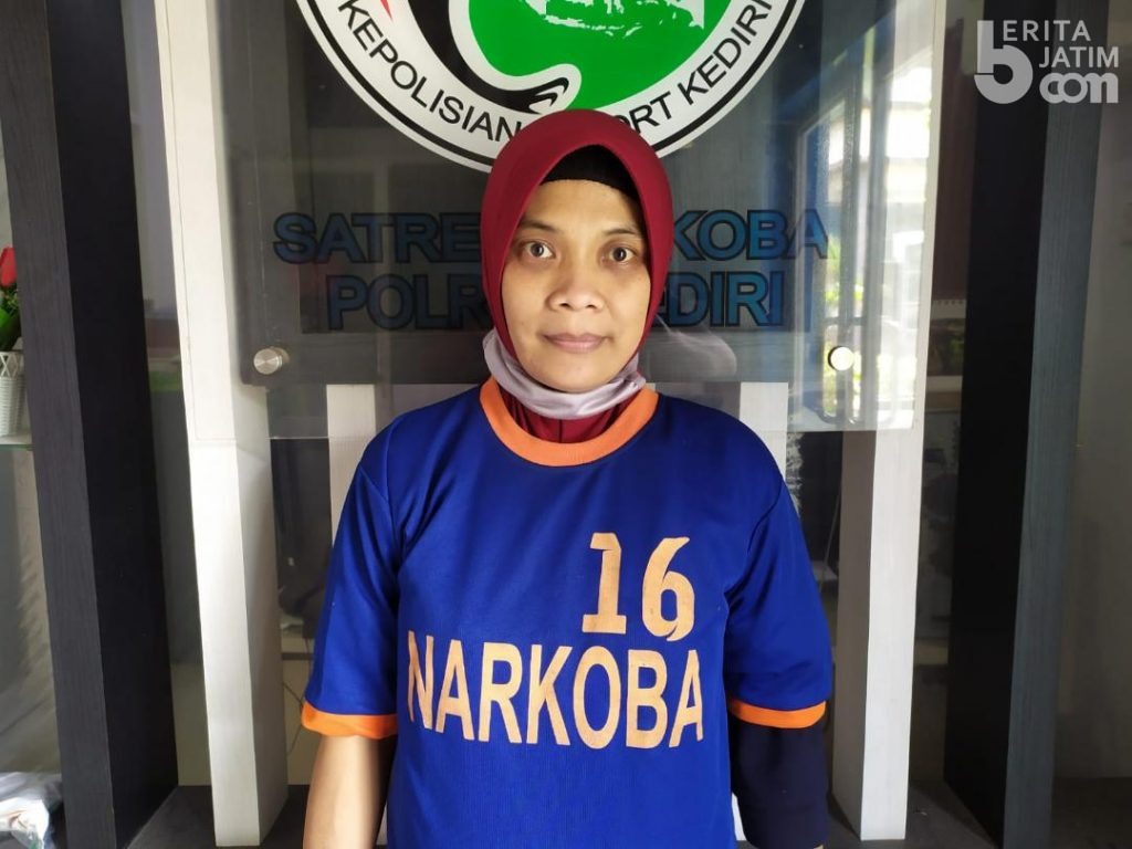 Rumah Wanita Kediri Ini Digerebek Polisi, Ternyata Jual Sabu