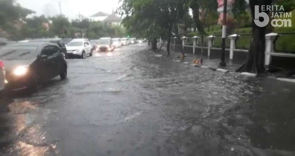 Begini Langkah Pemkot Atasi Banjir Kota Surabaya