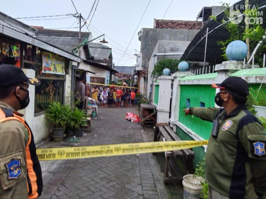 Imron Dibacok Teman Judi Dara, Tersungkur, Dibacok Lagi