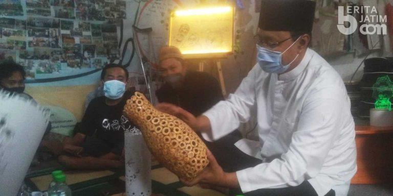Gus Ipul Borong Produk Karya Anak Difabelitas Kota Pasuruan