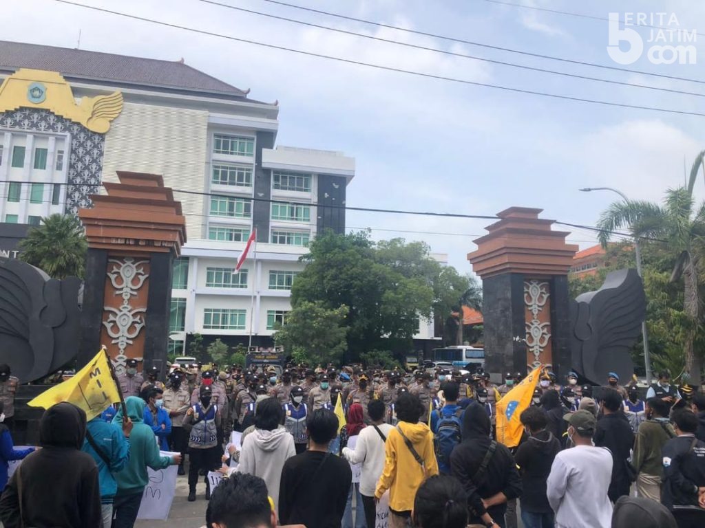 PMII Lamongan Unjuk Rasa di Kantor Pemkab dan DPRD, Inilah Tuntutannya