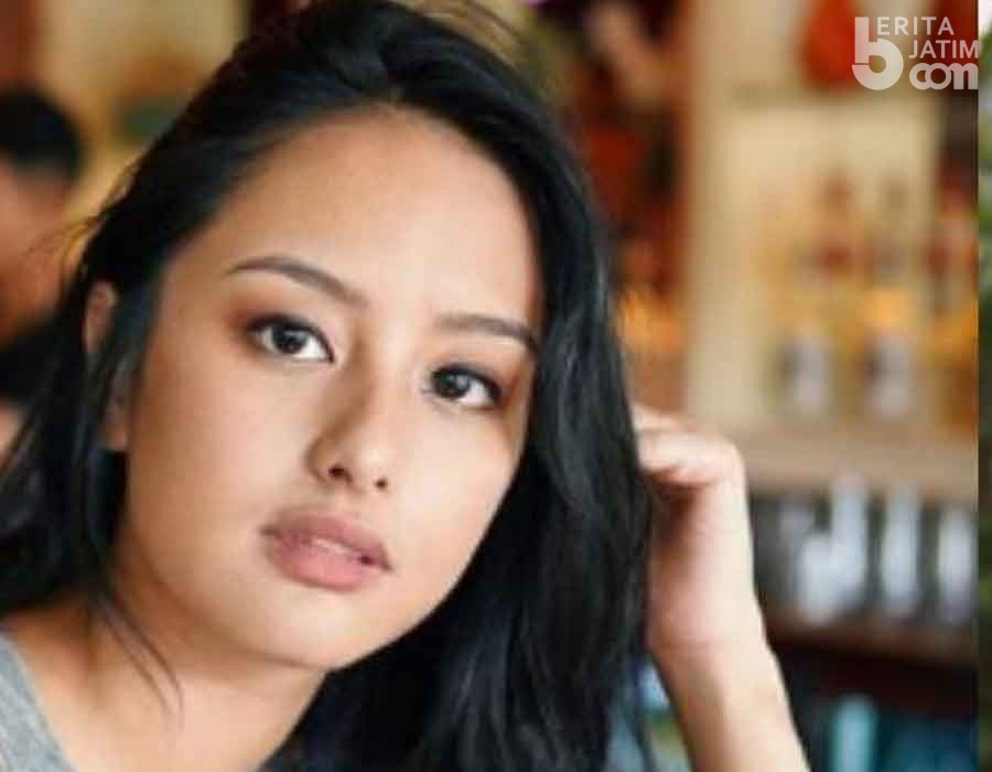 Amanda Khairunnisa Terharu Saksikan Kelulusan Magister Sang Kakak