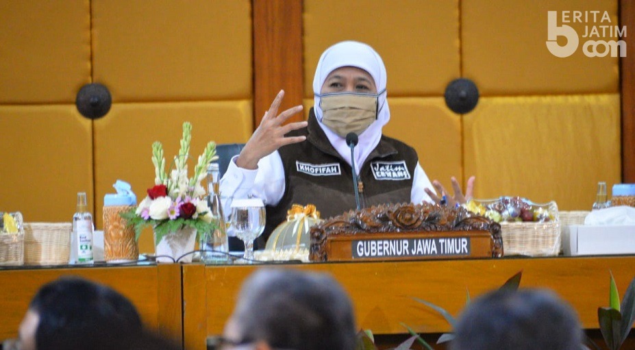 Varian Omicron Terdeteksi di Jatim, Khofifah: Jangan Panik!
