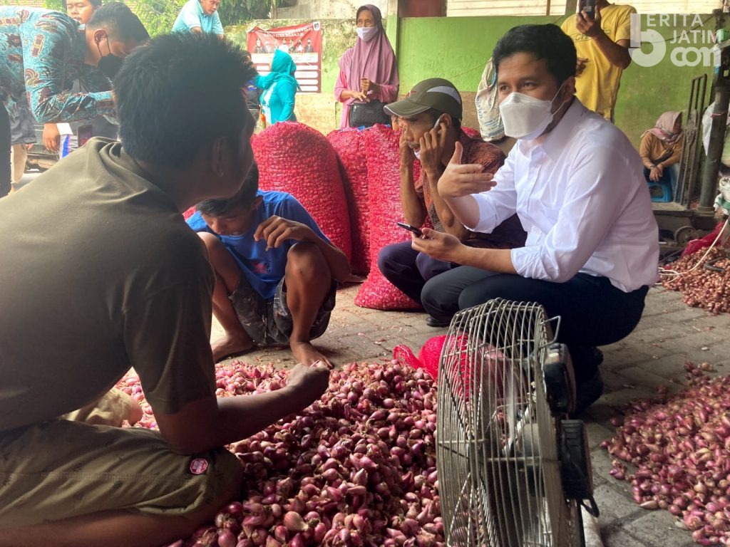 Sidak Pasar Induk Bawang Nganjuk, Pedagang Senang Wagub Emil Tak Hanya Datang Saat Kampanye