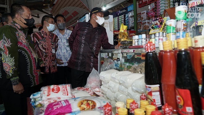 Bupati Turun ke Pasar Tradisional Sumenep, Harga Migor Belum Rp 14 Ribu