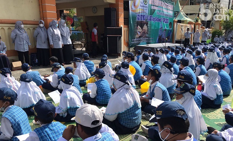Murid SD di Gresik Kirim Surat Serentak Berisi Permintaan PTM
