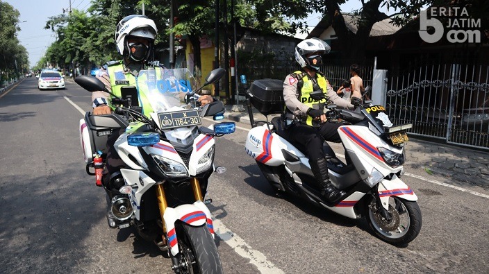 Minimalisir Omicron di Gresik, Tim Gabungan Gelar Patroli Pamer Keris