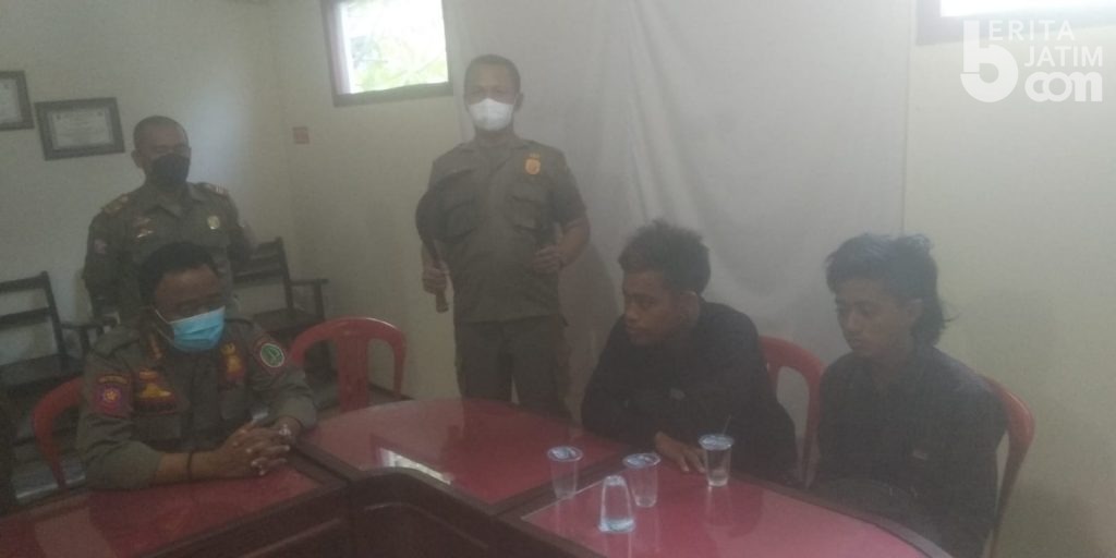 2 Anjal Kota Pasuruan Ketahuan Bawa Sajam