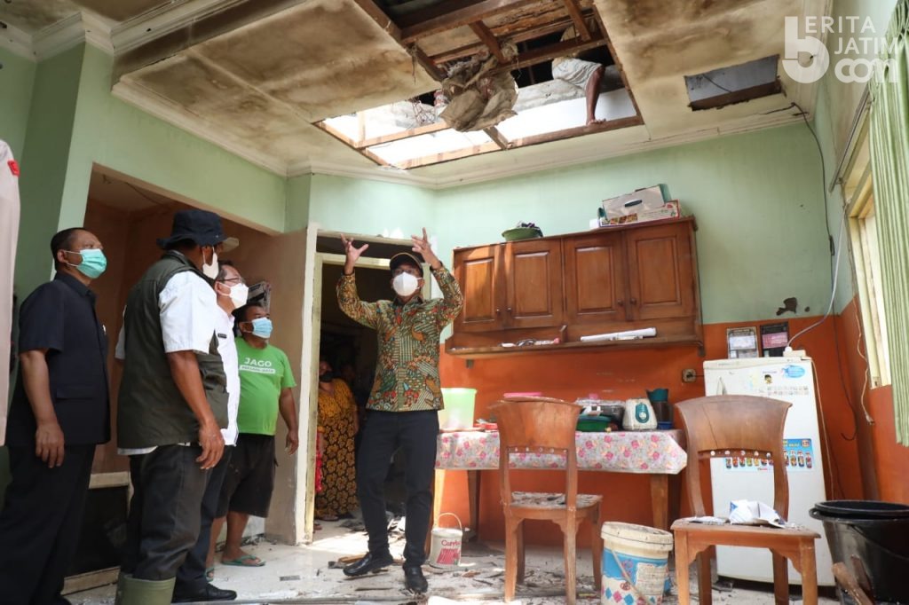 Bupati Gus Muhdlor Pastikan Pemkab Bantu Biaya Perbaikan Rumah Rusak