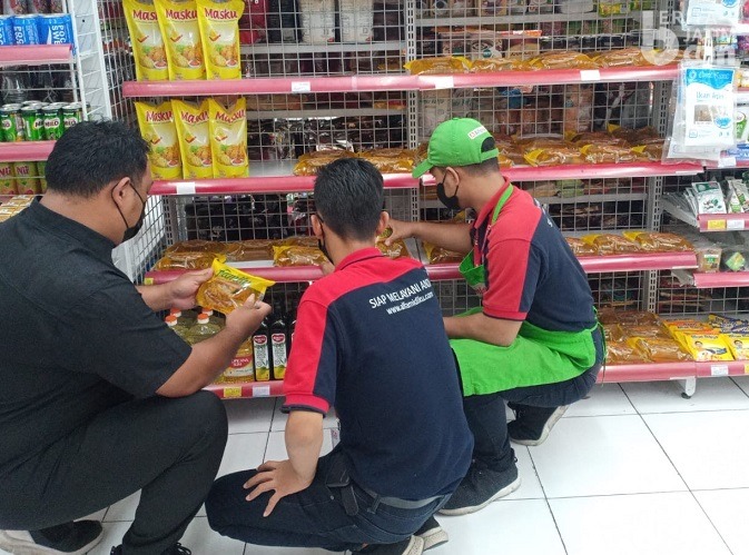 Satu Harga, Pemkot Surabaya Pantau Harga Minyak Goreng di Toko Ritel