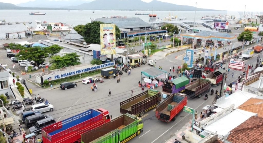 Demo di Pelabuhan Banyuwangi, Truk Logistik Harus Dipotong