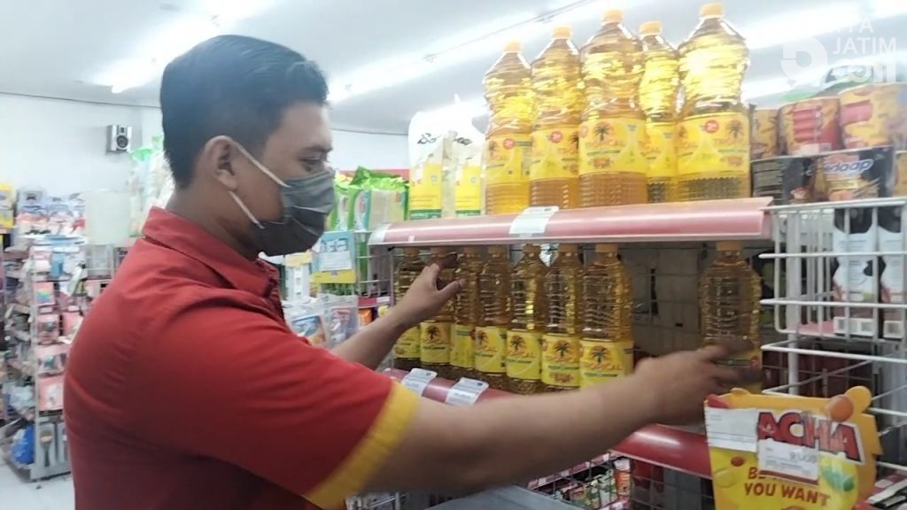 Antisipasi Borong Minyak Goreng, Minimarket di Mojokerto Terapkan Pembatasan