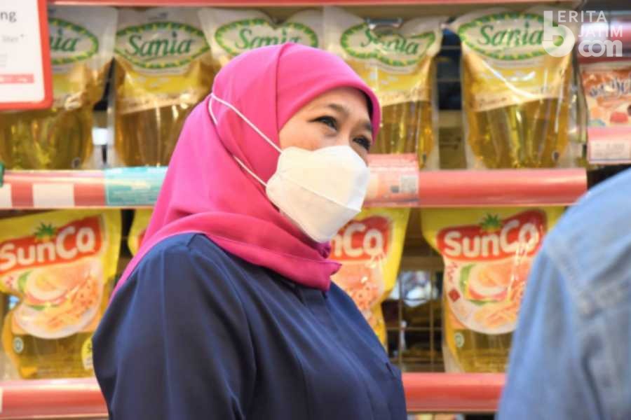 Soal Minyak Goreng, Khofifah: Stok Aman dan Jangan Panic Buying