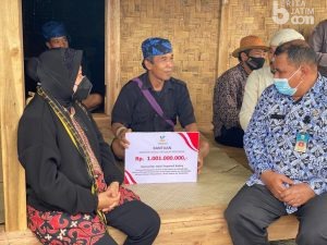 Serahkan Uang Rp 100 Juta, Mensos Spontan Kabulkan Permintaan Tokoh Adat Baduy