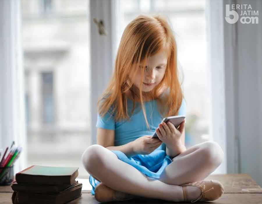 Kebebasan Era Digital Bisa Menjadi Ancaman Mental Anak