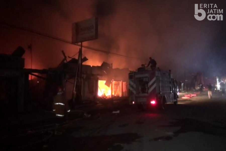 Puluhan Kios di Pasar Bululawang Kabupaten Malang Terbakar