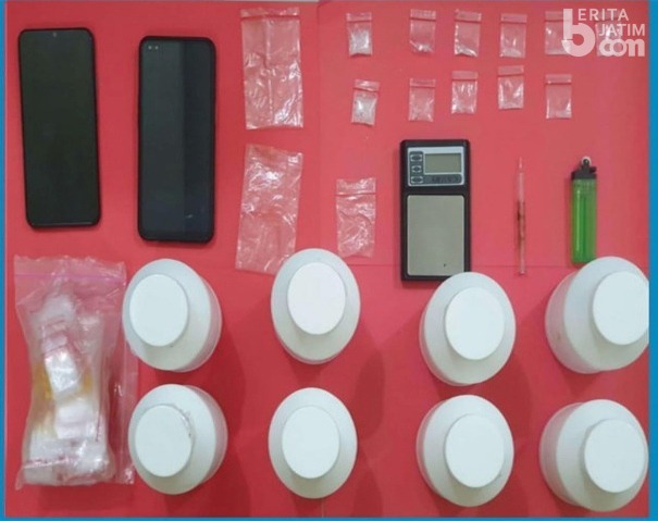 Remaja di Jombang Edarkan 8 Ribu Pil Koplo dan 11 Paket Sabu