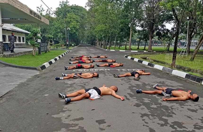 Prajurit Marinir Tingkatkan Berjemur, Jaga Imun Tubuh