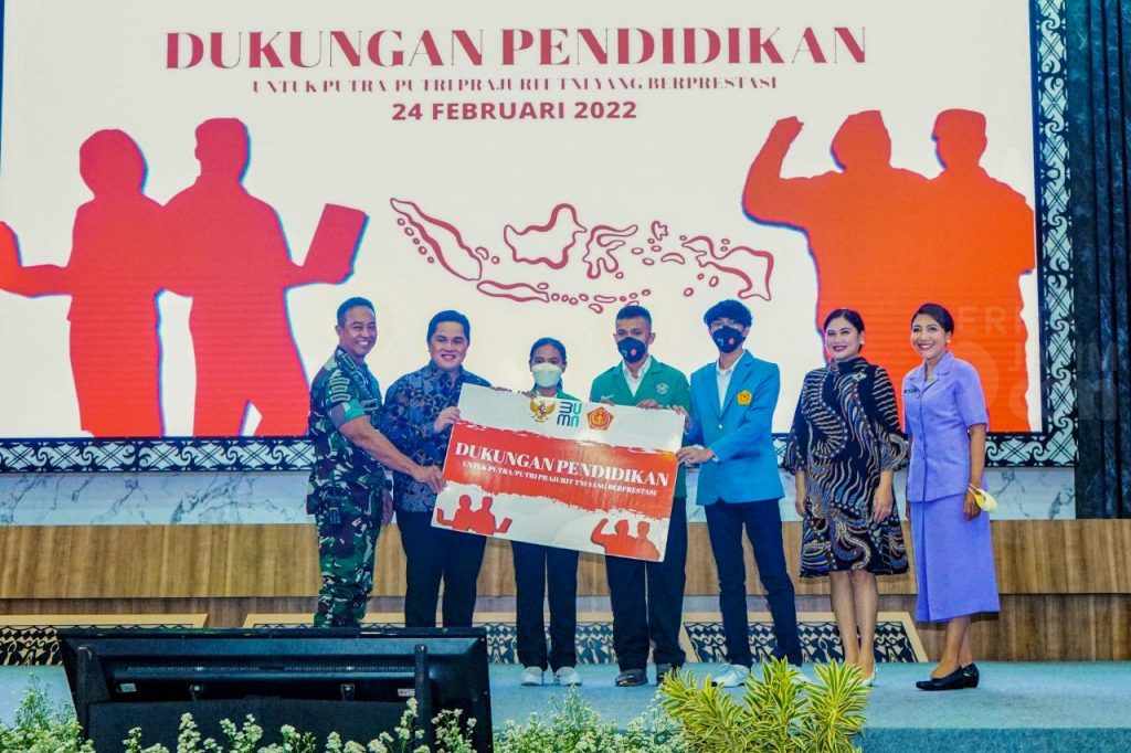 Panglima TNI dan Menteri BUMN Serahkan Beasiswa Putra Putri TNI dari SIG