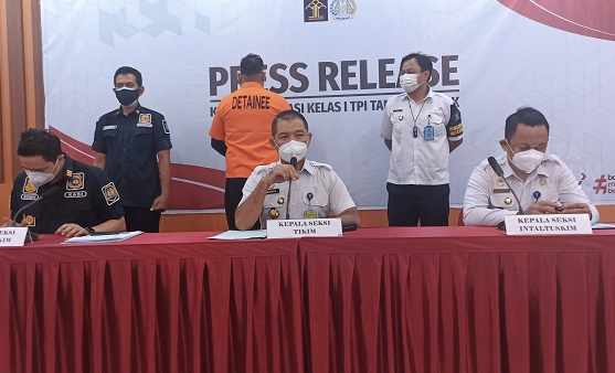 Langgar Batas Izin Tinggal, Warga Negara Pakistan Dideportasi