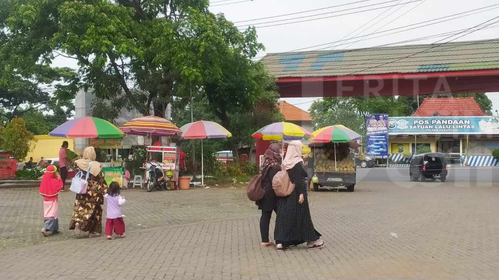 Jualan di Masjid Cheng Hoo Pasuruan, Pedagang Durian Dipalak Rp 20 Juta