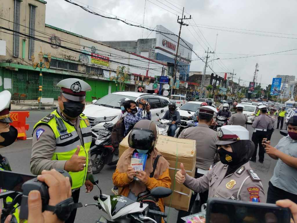 Cara Polresta Malang Kota Rayakan Valentine Dengan Kampanye Prokes