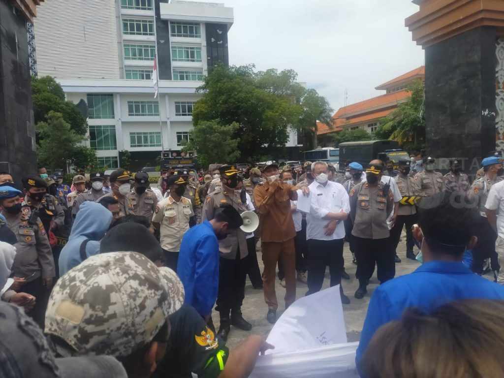 Gelar Demo dan Sampaikan 6 Tuntutan Soal Banjir, PMII Lamongan Tak Ditemui Bupati YES